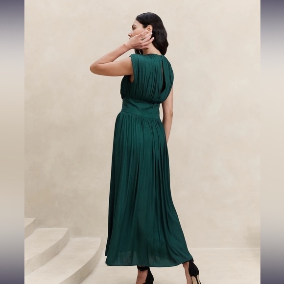 New -CRYSTAL PLEATED MAXI DRESS - Picture 4 of 7